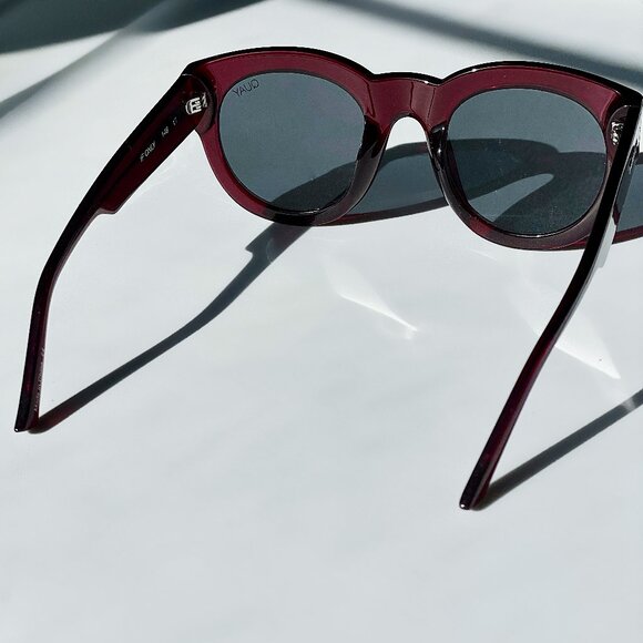 QUAY AUSTRALIA “If Only” Round Sunglasses (Red/Smoke) – NWOT